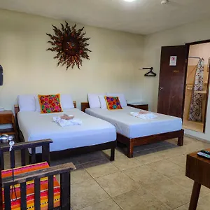 https://fitz-mar.quintano-roohotels.com